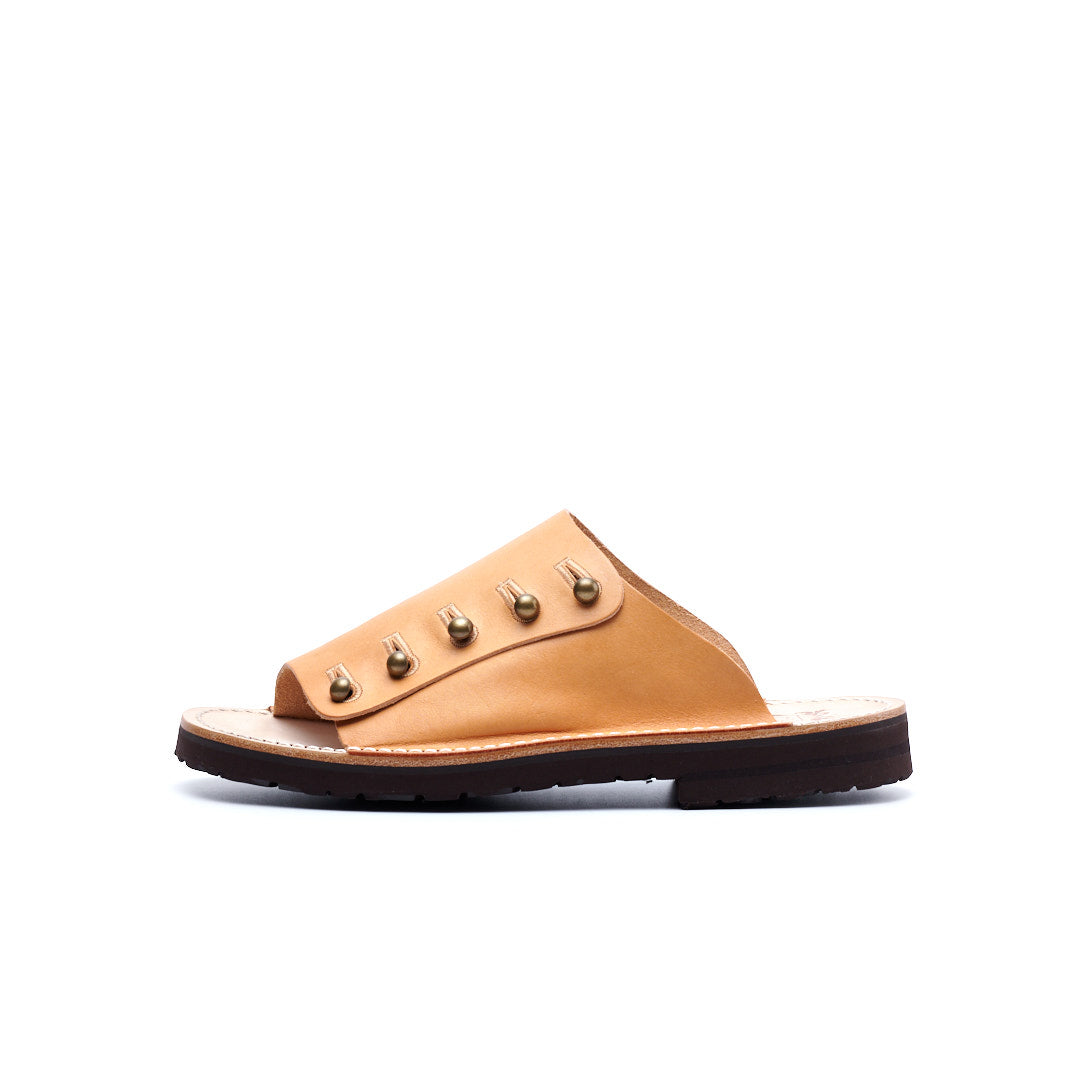 C-7050 BUTTON SANDALS BG