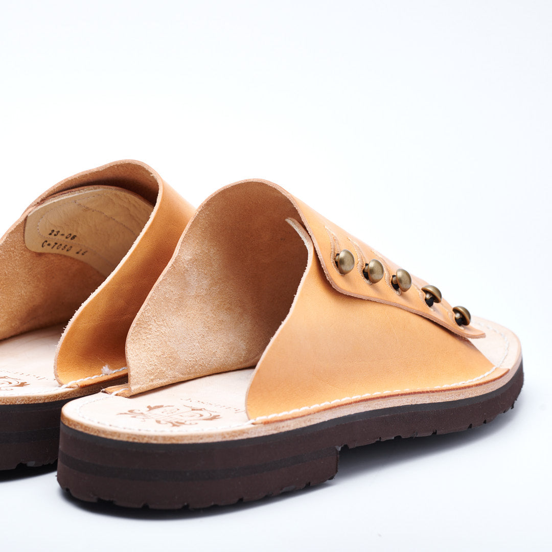 C-7050 BUTTON SANDALS BG