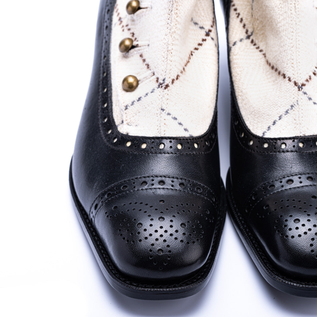 PC-5053TW BUTTON HEEL BOOTS BL/WHTW