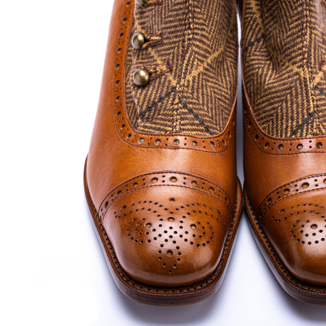PC-5053TW BUTTON HEEL BOOTS BR/BRTW