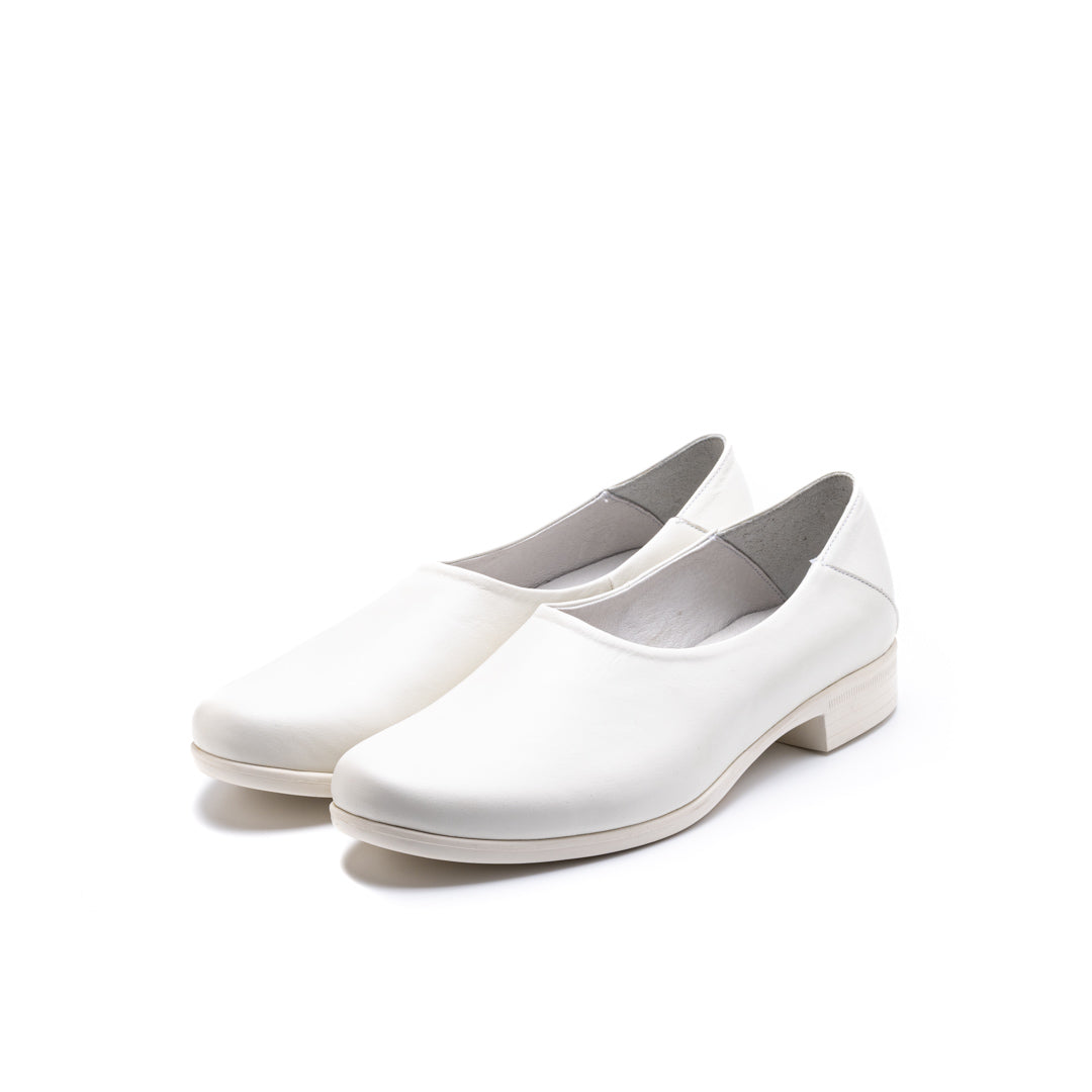 TR-018 SLIP-ON SHOES WH