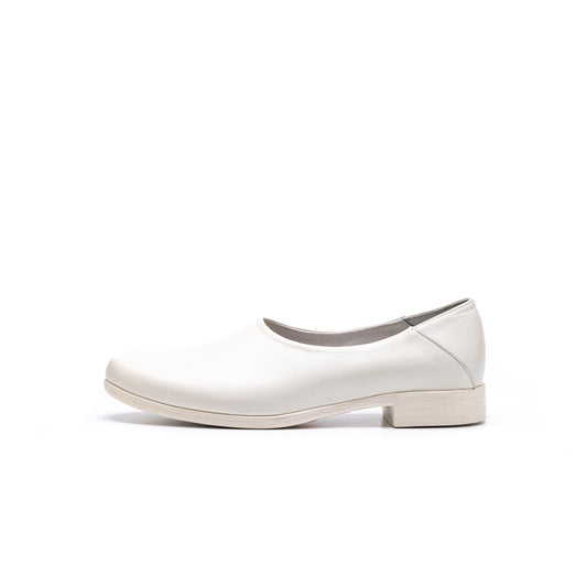 TR-018 SLIP-ON SHOES WH
