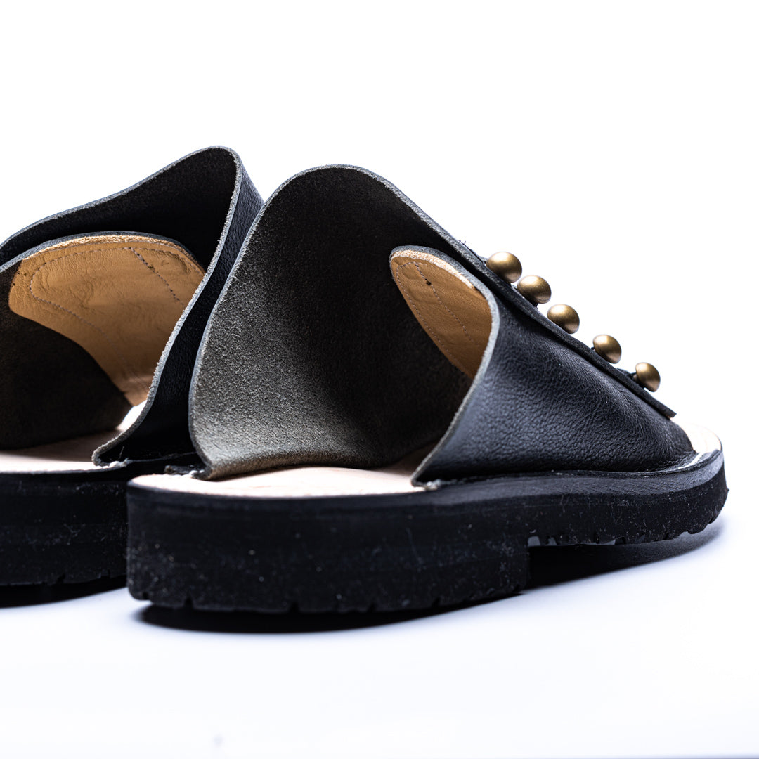 C-7050 BUTTON SANDALS BL