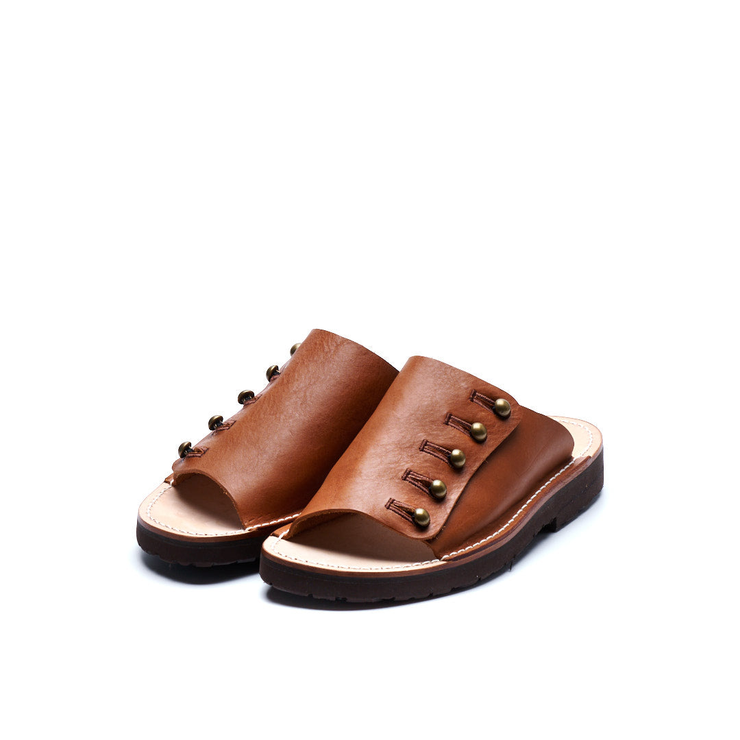 PC-5078 BUTTON SANDALS BR