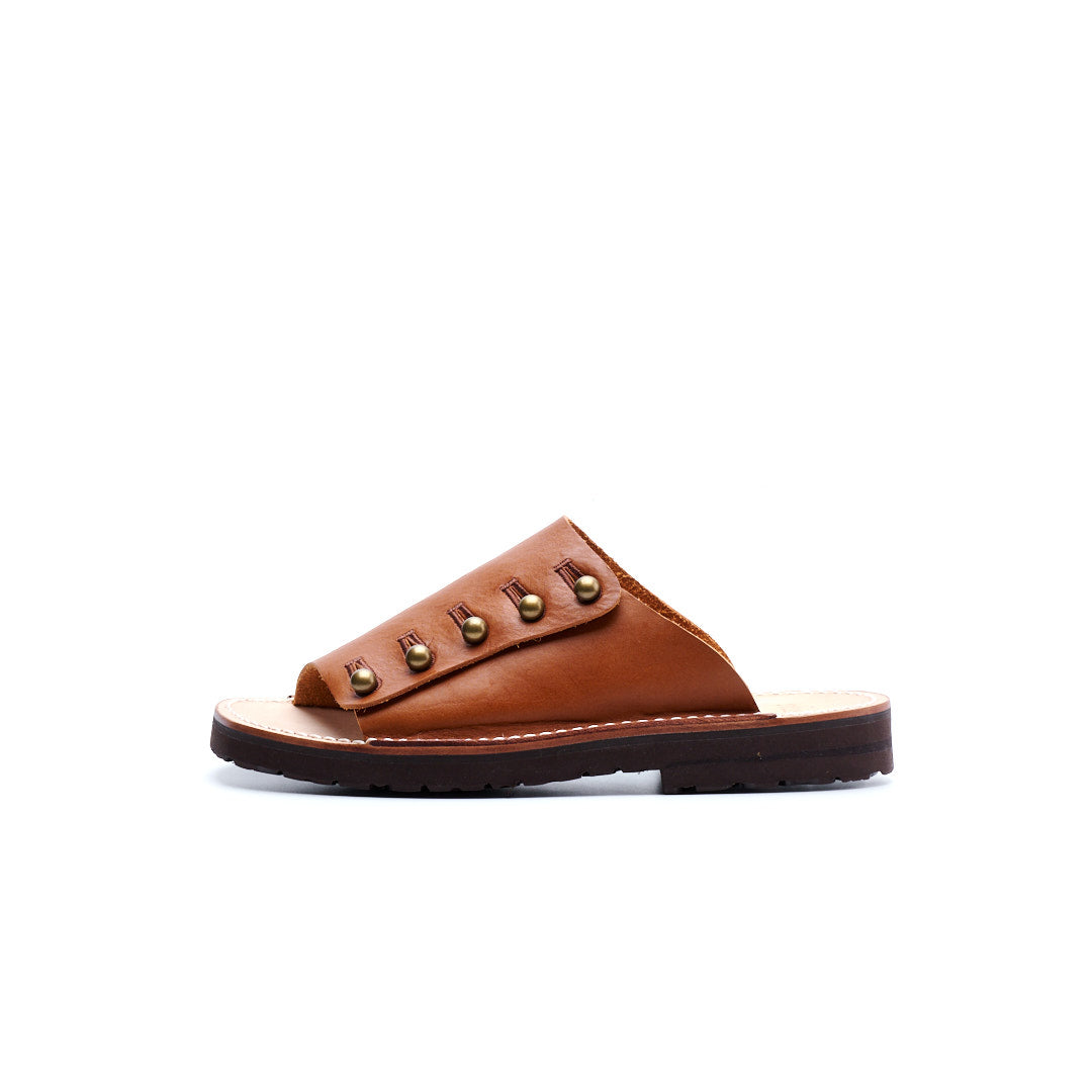 PC-5078 BUTTON SANDALS BR
