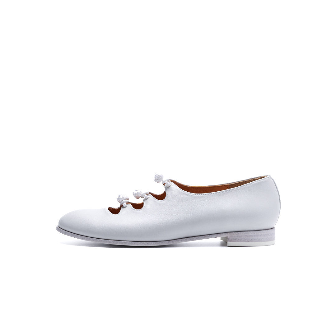 C-2364 CHINA BUTTON FLAT SHOES WH