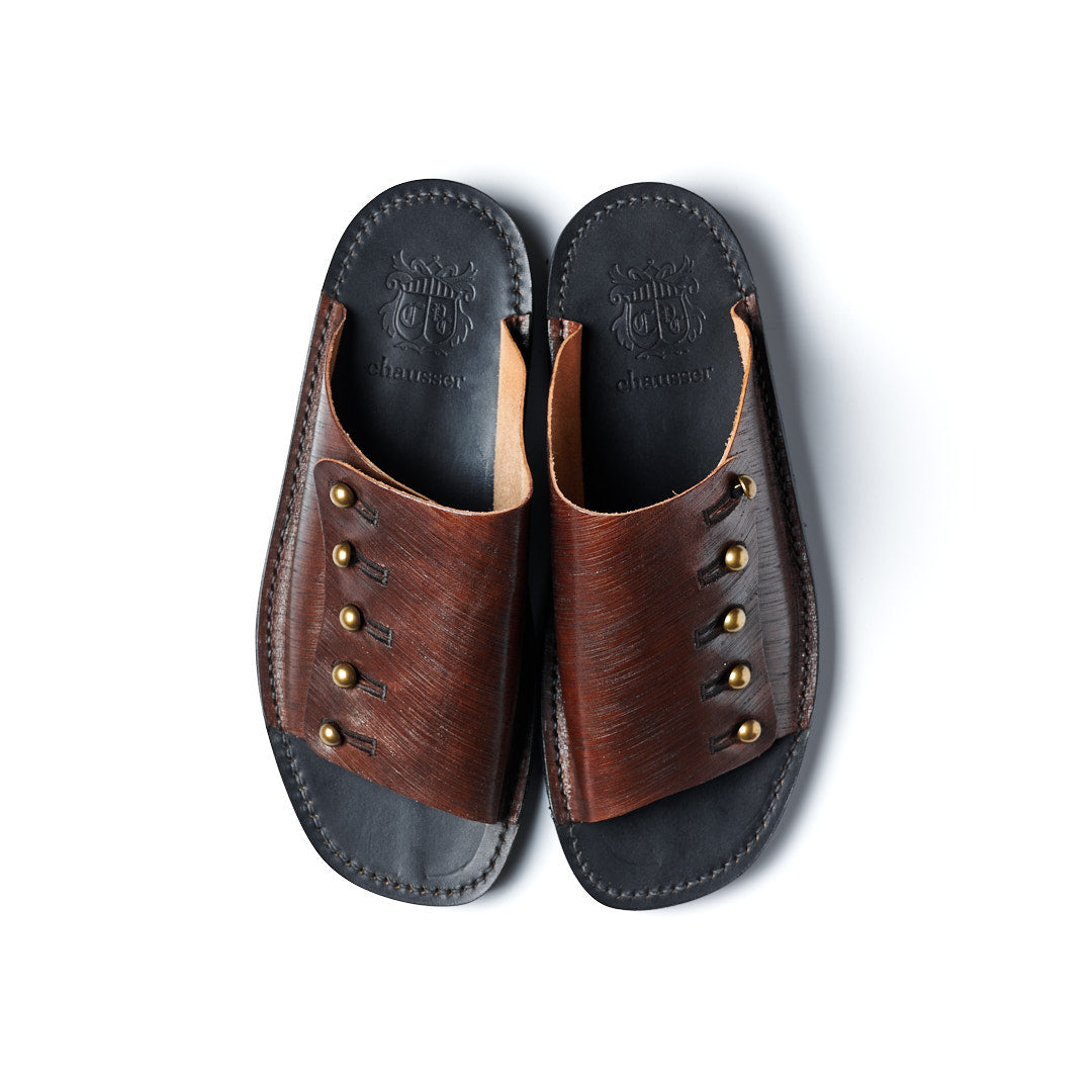 【受注オーダー/納期:2026年3月下旬】C-7050GA BUTTON SANDALS DBR