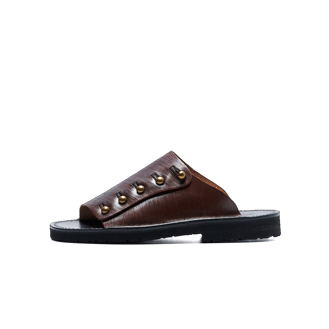 【受注オーダー/納期:2026年3月下旬】C-7050GA BUTTON SANDALS DBR