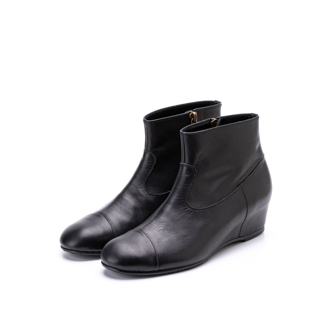 MU-947 SHORT WEDGE BOOTS BL