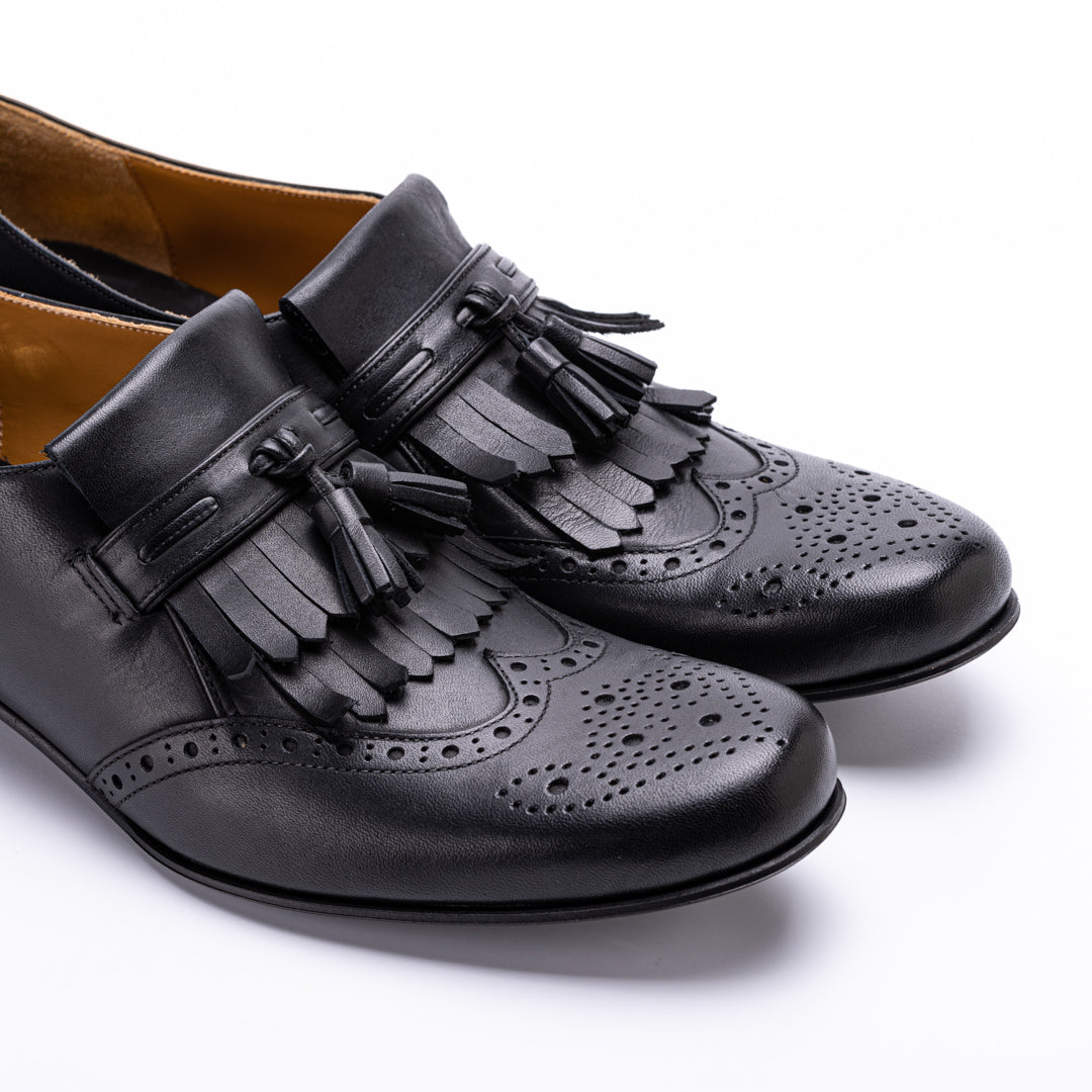 C-2143 KILTIE TASSEL LOAFERS BL