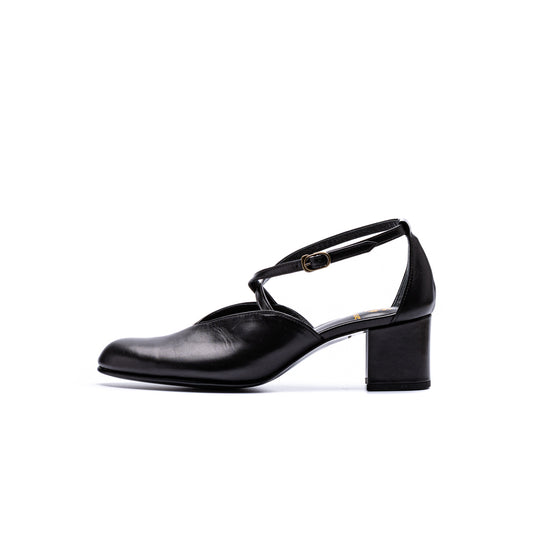 C-2334　CROSS STRAP PUMPS BL