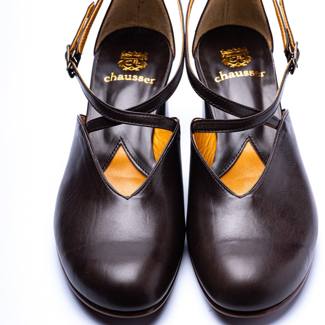 C-2334　CROSS STRAP PUMPS DBR