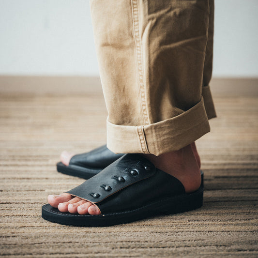 C-7050GA　BUTTON SANDALS BL