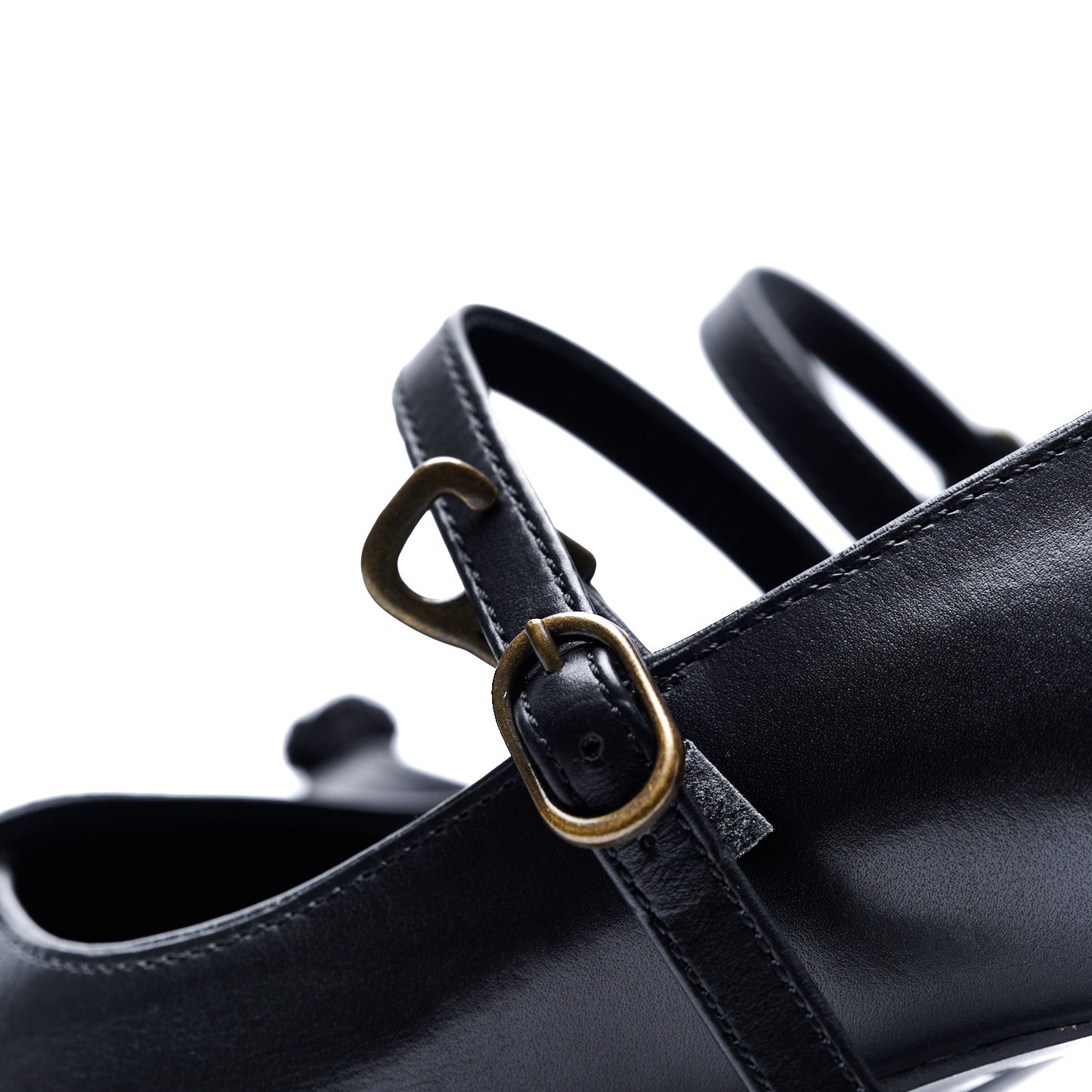 C-2311 2-WAY STRAP PUMPS BL